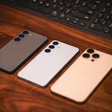 Супруги установили на свои телефоны вредоносные программы и лишились более девяти миллионов рублей