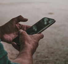 Мужчина приобретал неиспользуемые телефонные номера, восстанавливал доступ к личным кабинетам в банковских приложениях и оформлял кредиты