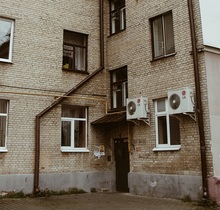 Помощь в рамках проекта: подготовлены обращения в уполномоченные органы по факту установки предпринимателем кондиционера на фасаде дома