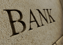 Суды встают на сторону клиентов по спорам о взыскании излишне оплаченных банковских услуг